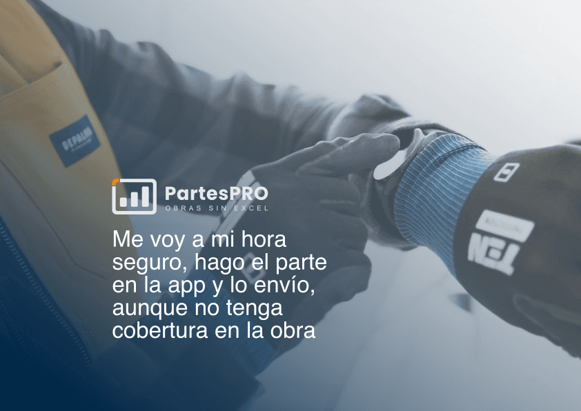 Trabajador usando app móvil